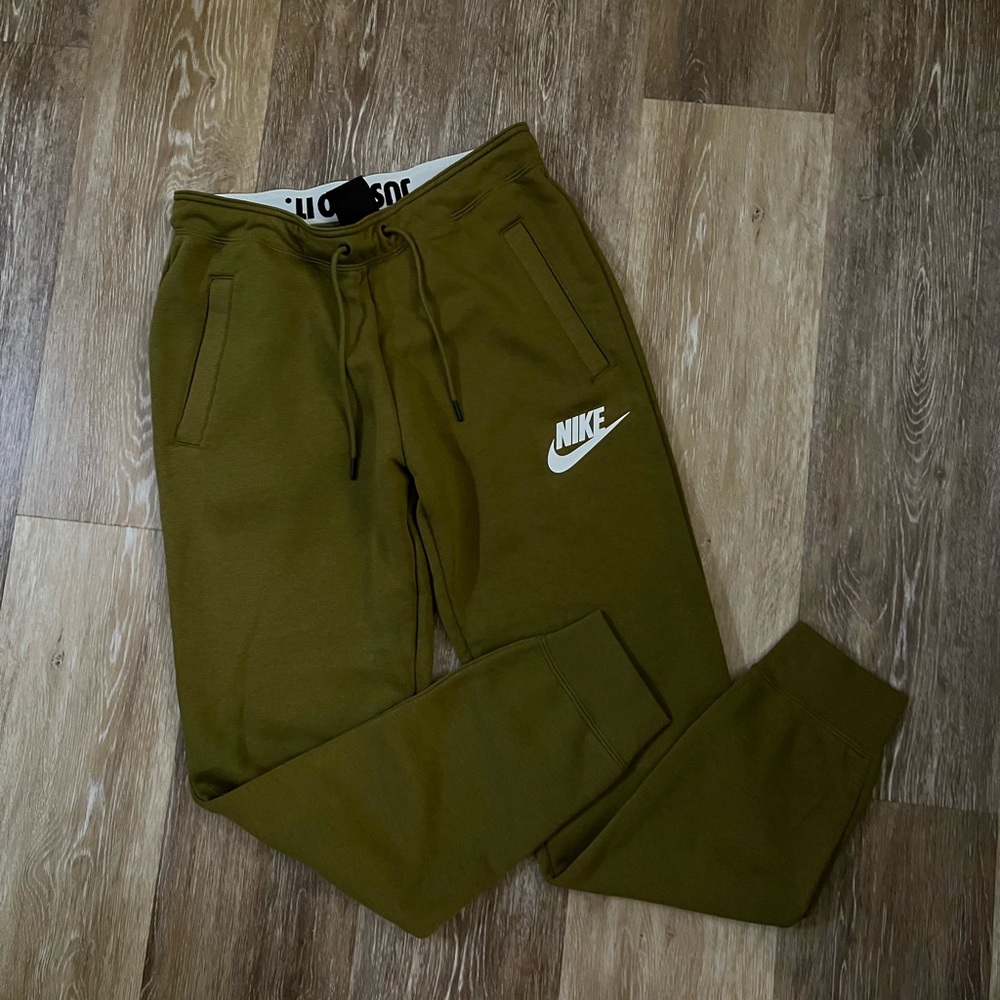 Nike Sportswear Essential Women's Fleece Pants Small Olive